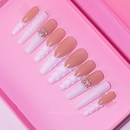 Blanc Elegance - Handmade Acrylic Press On Nails