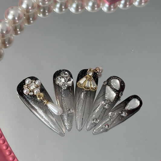 Press On Nails - Luxury Handmade / Pearl fan
