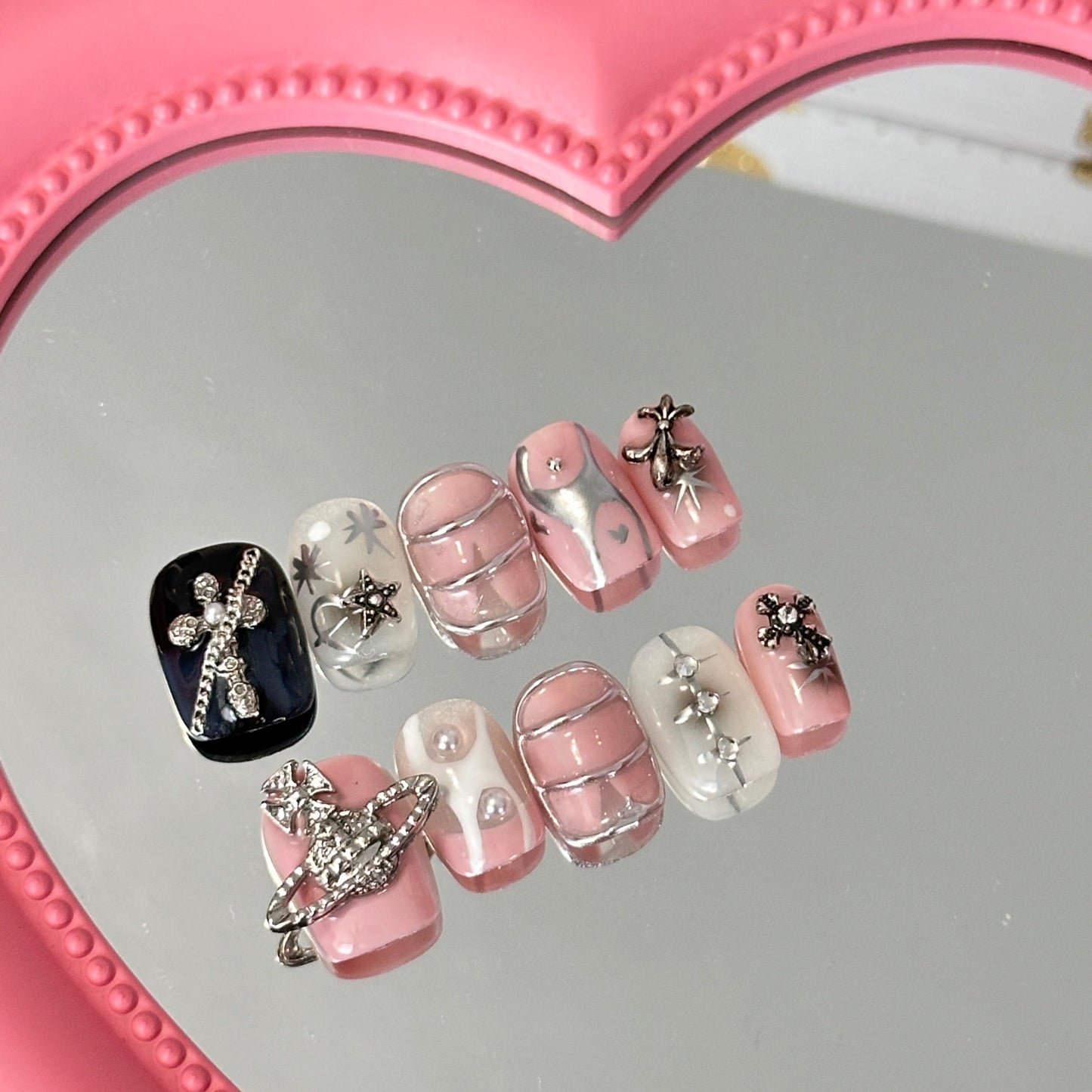 Press On Nails / Salon quality / Space Y2K SS